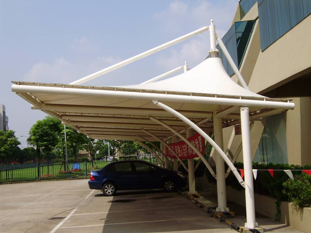 張拉膜結構停車棚應該如何保養(yǎng)？